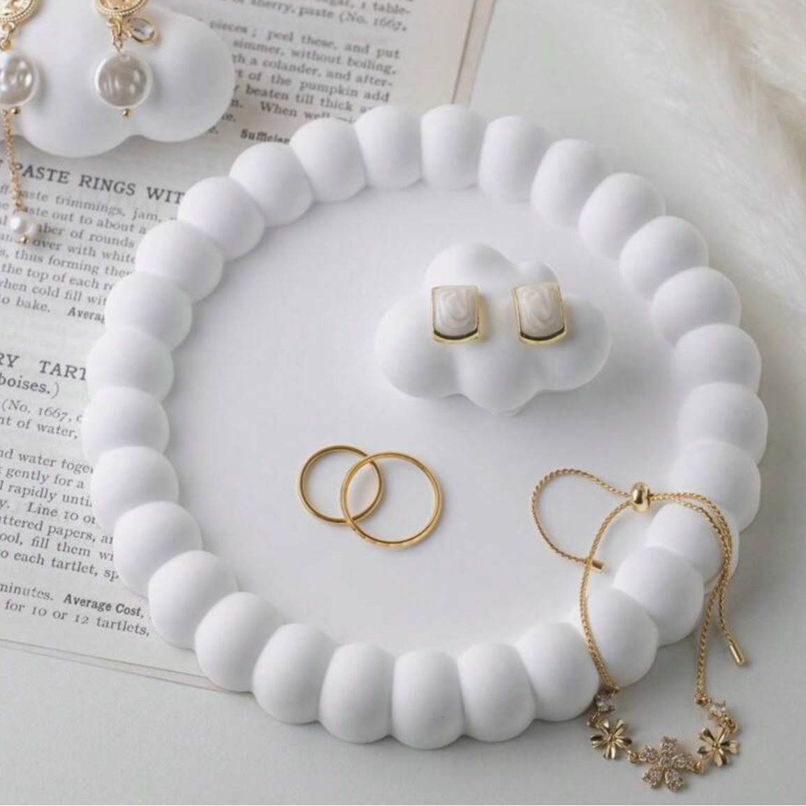 White Bubble Trinket Tray