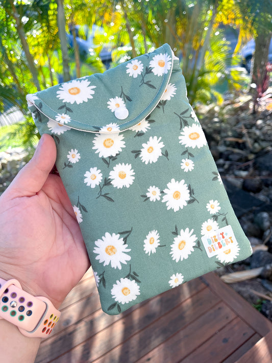 Mabel Kindle Pouch (Green)
