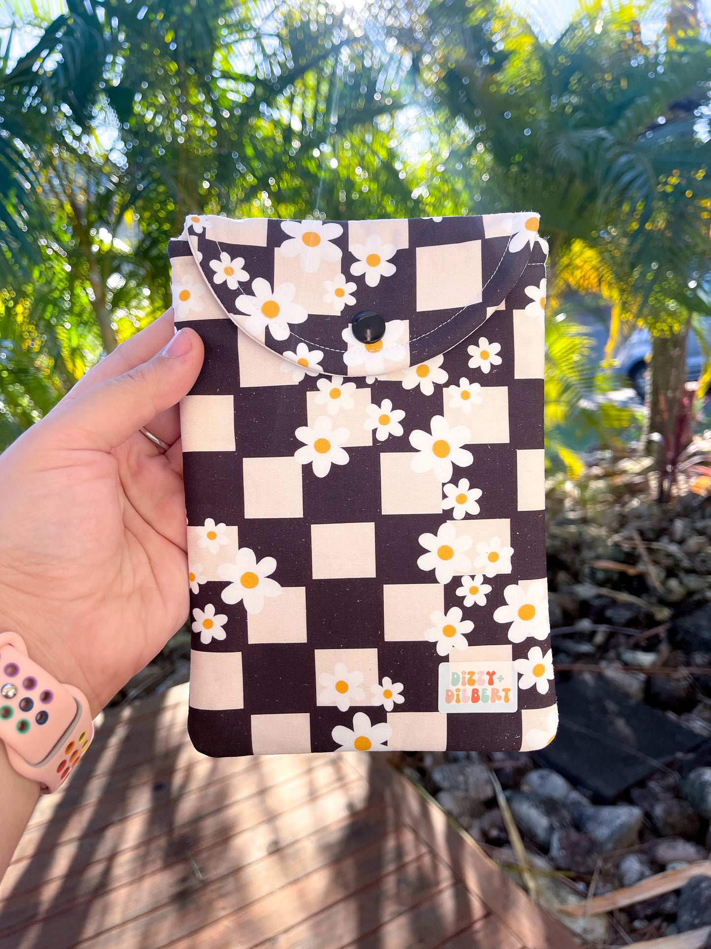 Dolly Kindle Pouch