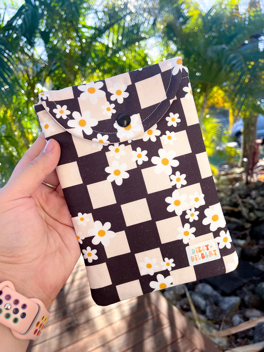 Dolly Kindle Pouch